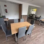 Apartment Gemütliche Monteurswohnungen Voll Möbliert&zentral *